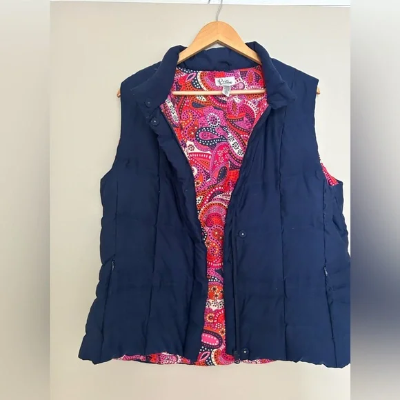 Lilly Pulitzer Reversible Puffer Vest in True Navy/Paisley - Size XL - Picture 2 of 9